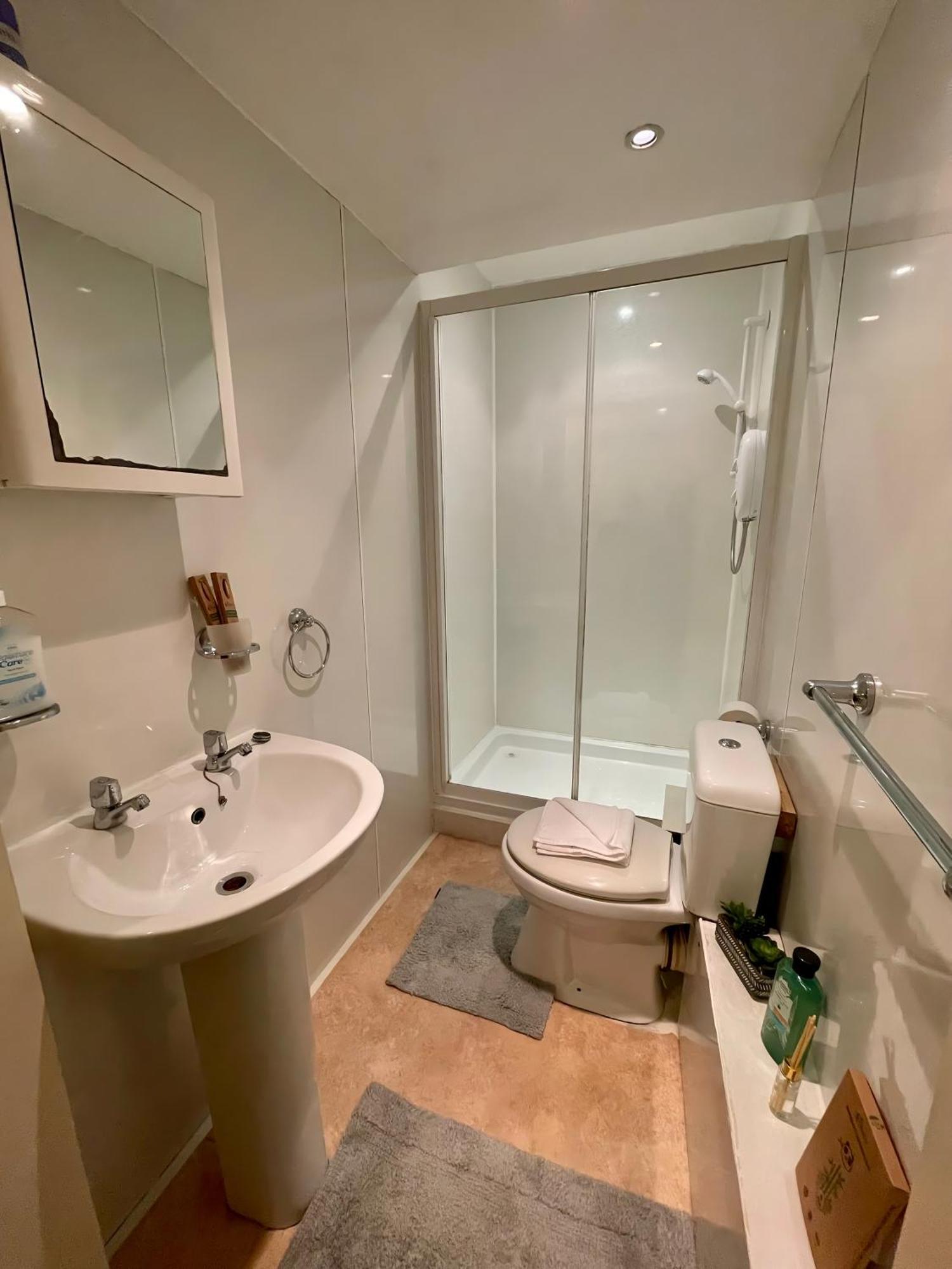 Comfy 2 Bedroom Flat Near Edinburgh City Center Exterior foto